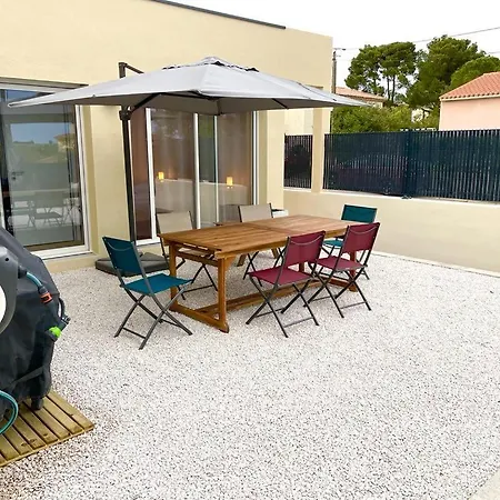 Moderne Avec Piscine Chauffee Et 5