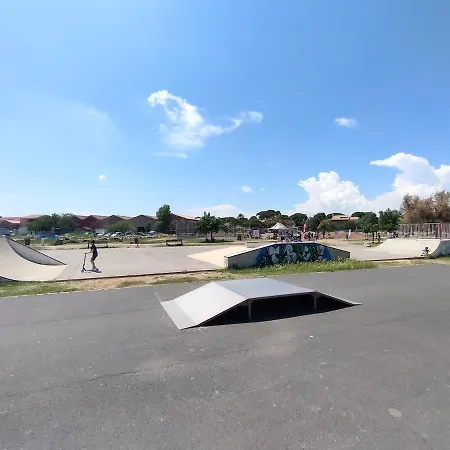 Moderne Avec Piscine Chauffee Et 5 빌라 *