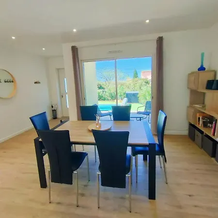빌라 Moderne Avec Piscine Chauffee Et 5 *