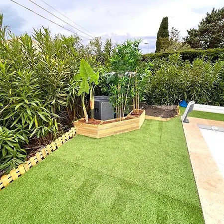 Moderne Avec Piscine Chauffee Et 5 빌라 *