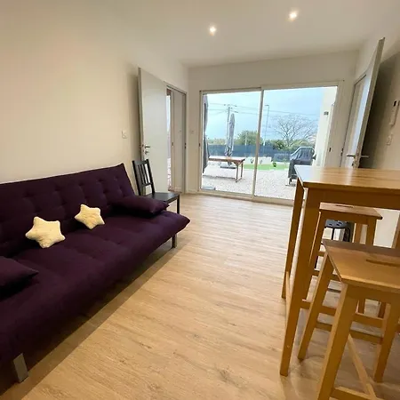 Moderne Avec Piscine Chauffee Et 5 *