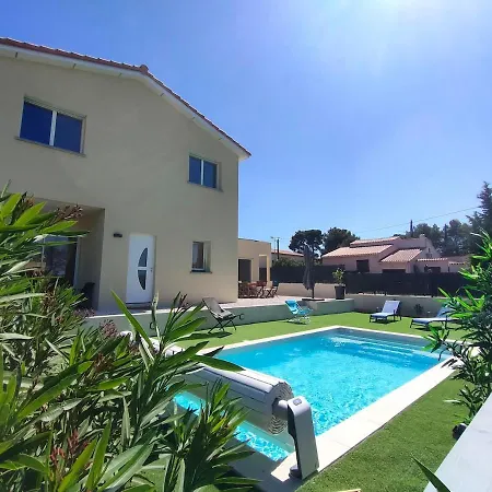 Moderne Avec Piscine Chauffee Et 5 * Марсейан