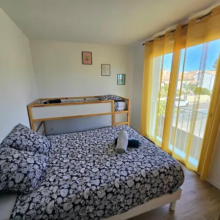 Moderne Avec Piscine Chauffee Et 5 * Марсейан
